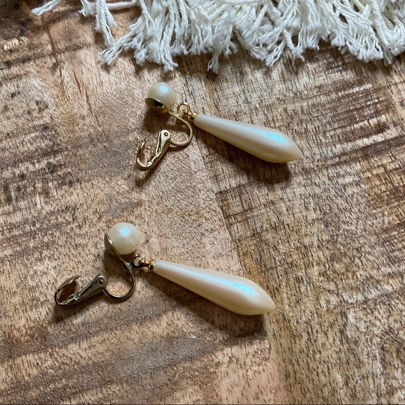 Vintage Faux Mother Of Pearl Costume Jewelry Drop Earrings Clip-on Gold-tone - Picture 4 of 6